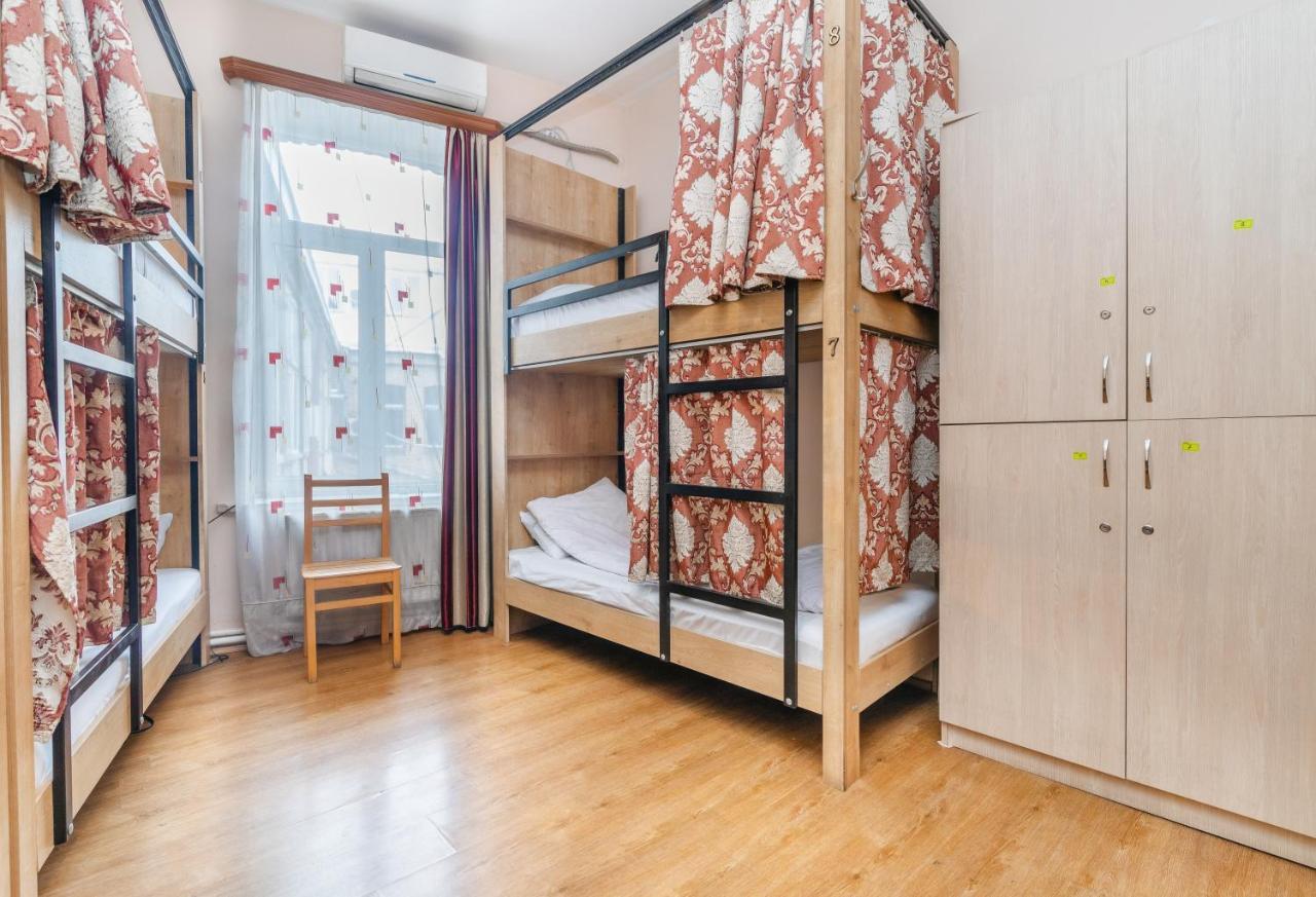 Pushkin 10 Hostel *