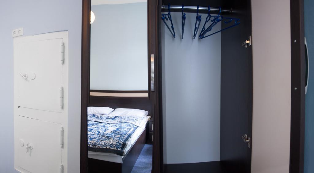 Pushkin 10 Hostel *